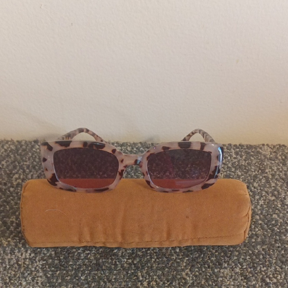 Tahari Stylish Tortoise Shell Sunglasses